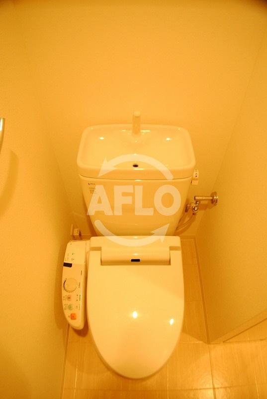 トイレ　アーバネックス北浜　温水洗浄便座