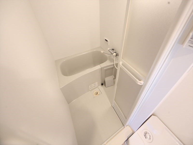 バス・シャワールーム　浴室暖房乾燥機付　追い焚き機能付お風呂　同仕様写真