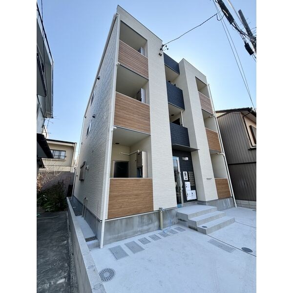 建物外観　外観　オートロック付　宅配ＢＯＸ有り