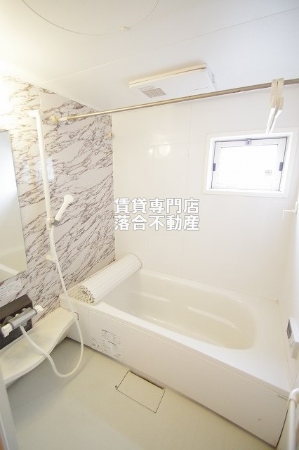 バス・シャワールーム　追い炊き機能付き