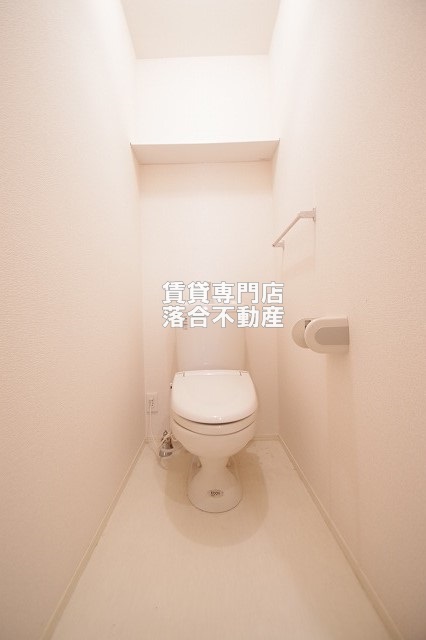 トイレ　落ち着いた色調のトイレ