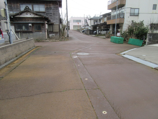 その他　前面道路（その他）まで0m