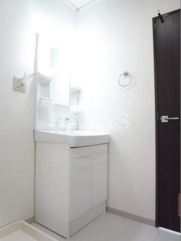 洗面設備　同物件別部屋です。