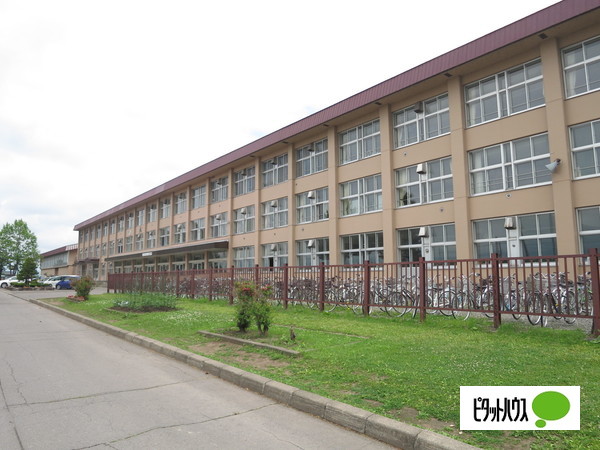 中学校　旭川市立永山南中学校（中学校）まで2604m