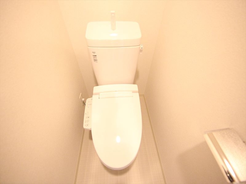 トイレ　温水洗浄便座付トイレ