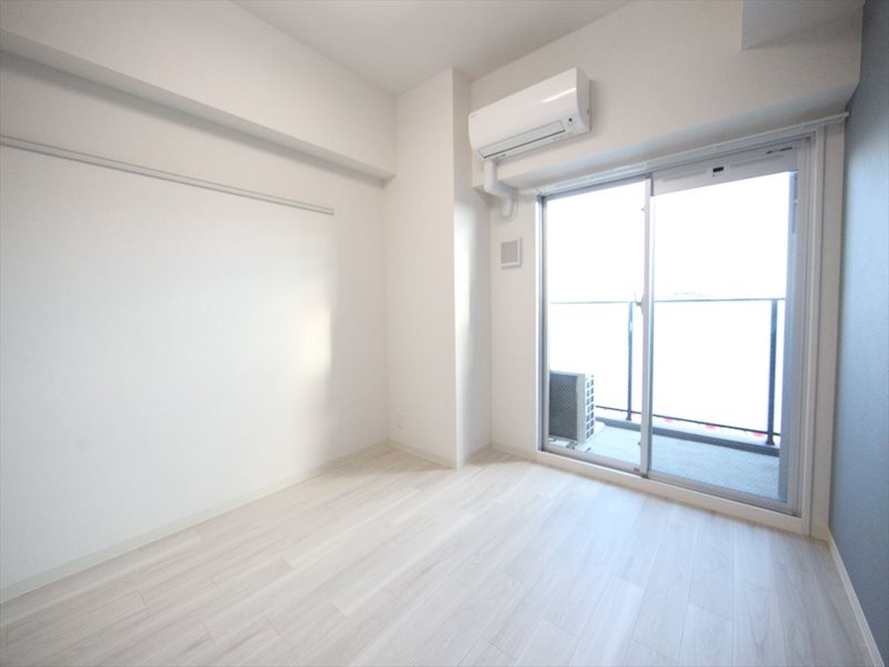 バルコニー　洋室7帖　クローゼット　エアコン