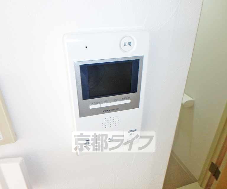 セキュリティ　鍵をかけたまま訪問者と会話ができます