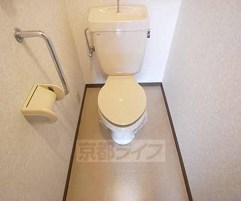 トイレ　清潔感のある洋式トイレ。