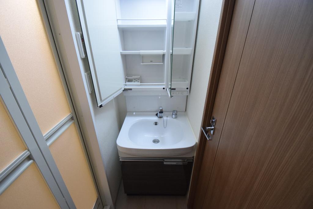 洗面設備　洗髪洗面化粧台