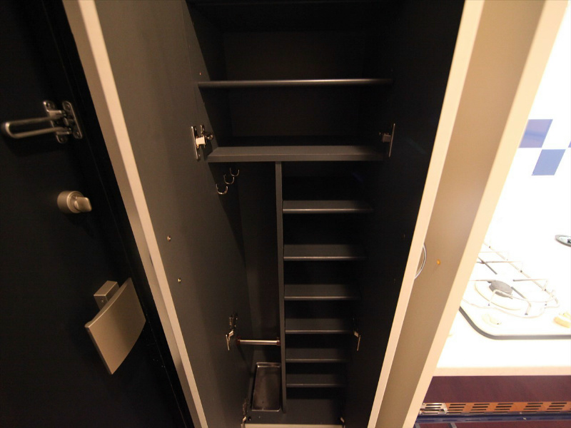 玄関　玄関　シューズボックス（収納充実してます）