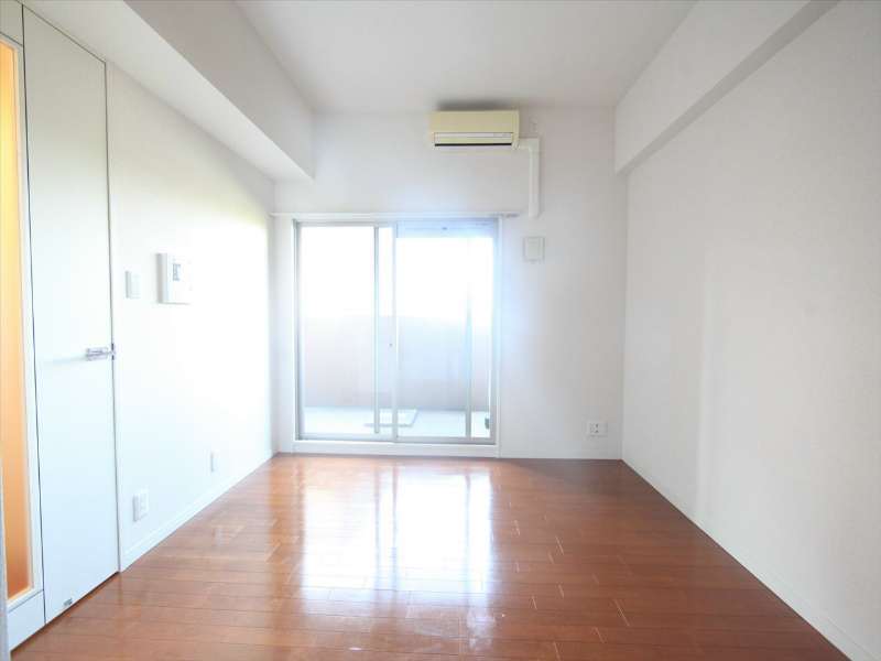 バルコニー　洋室7.1帖　エアコン完備　バルコニー