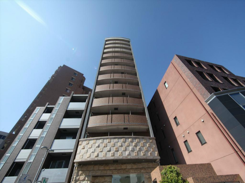 建物外観　分譲賃貸　オートロック　宅配ボックス　防犯カメラ付