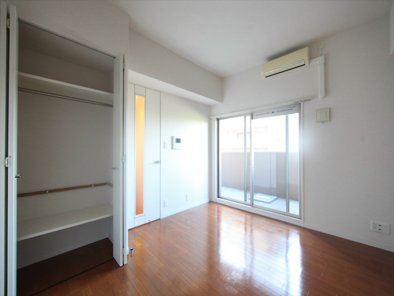 居室・リビング　洋室7.1帖　クローゼット付（収納充実してます）