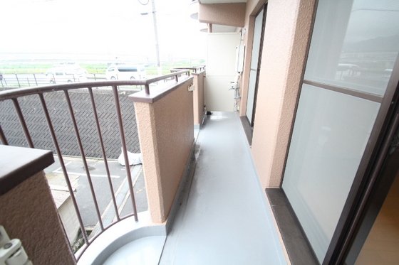 バルコニー　※別号室の写真です