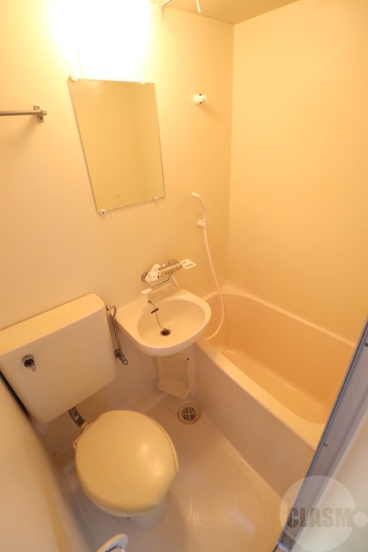 バス・シャワールーム　清潔感のあるバスルーム