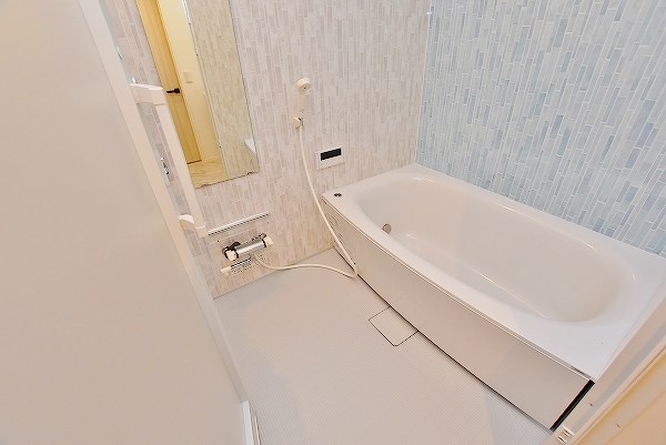 バス・シャワールーム　追い焚き＆浴室乾燥機付き★