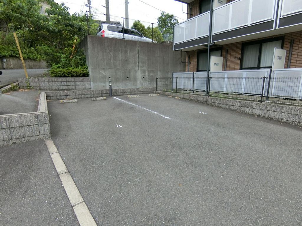 駐車場　駐車場
