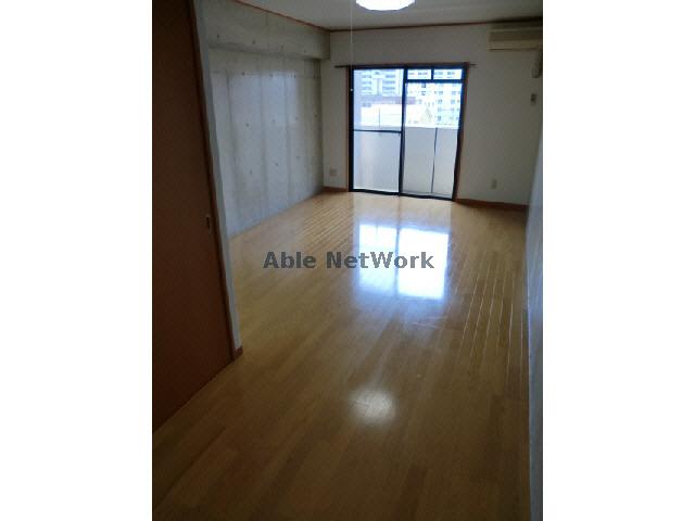 居室・リビング　同型モデル