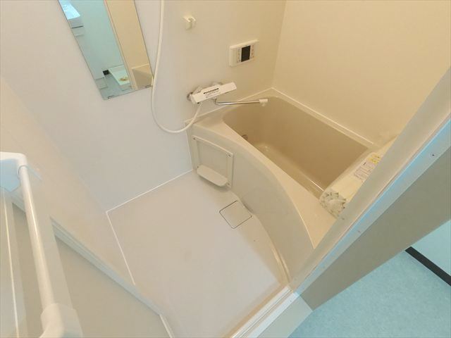 バス・シャワールーム　追い炊き機能の付いた浴室