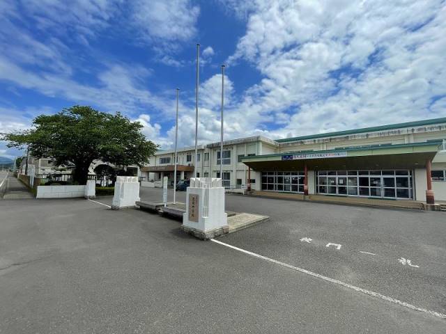 中学校　三股町立三股中学校（中学校）まで595m