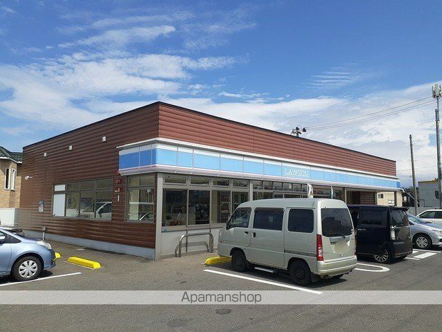 コンビニ　ローソン里見１丁目店（コンビニ）まで650m