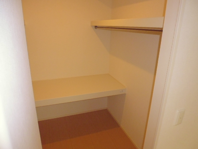 収納　ウォークインクローゼット