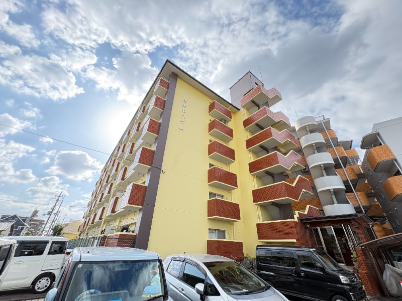 建物外観　安心の鉄筋マンション！