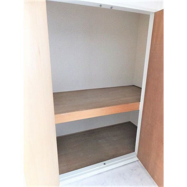 収納　※写真は別号室です。