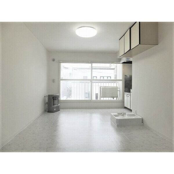 居室・リビング　※写真は別号室です。