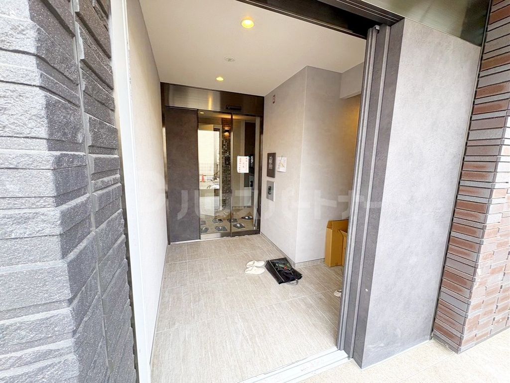 エントランス　エントランス