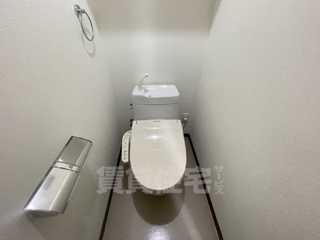 南海高野線 浅香山駅 徒歩4分 3階建 築15年のトイレ写真
