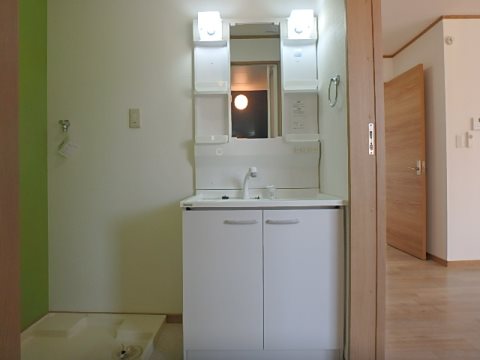 洗面設備　他部屋参照・現況優先