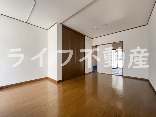 居室・リビング　こちらのリビングで趣味の時間をお楽しみください