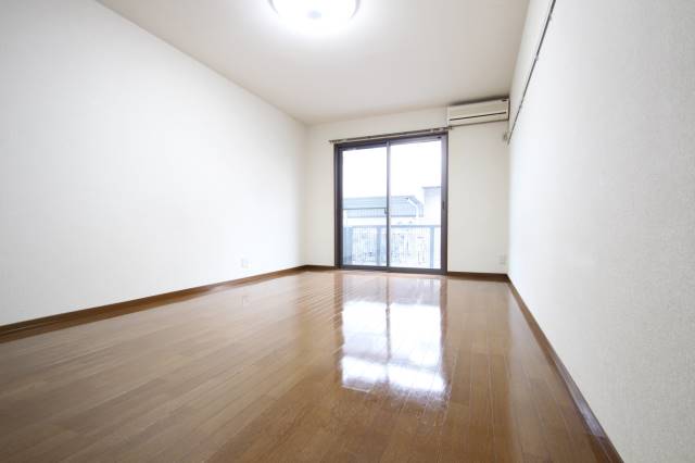 居室・リビング　明るいお部屋です。