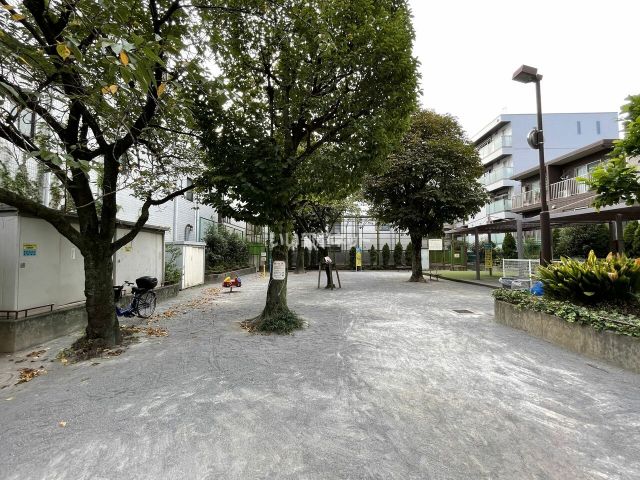 公園　新宿区立榎町公園（公園）まで466m