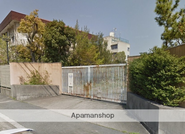 小学校　東大阪市立小学校藤戸小学校（小学校）まで511m