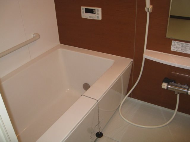 バス・シャワールーム　別部屋のお写真です。ご参考までに！