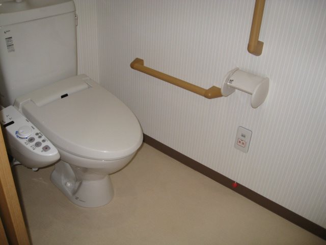 トイレ　別部屋のお写真です。ご参考までに！