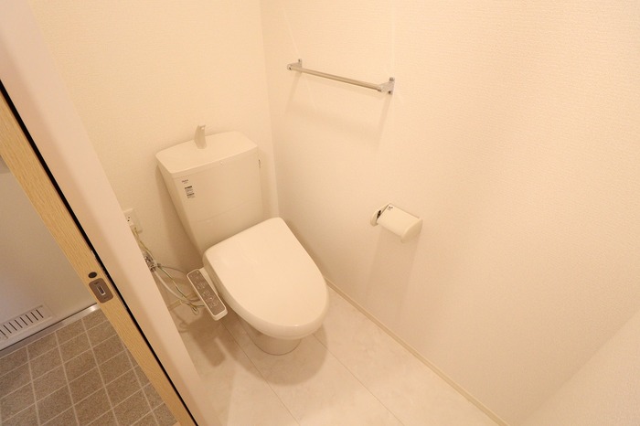 トイレ　温水洗浄暖房便座