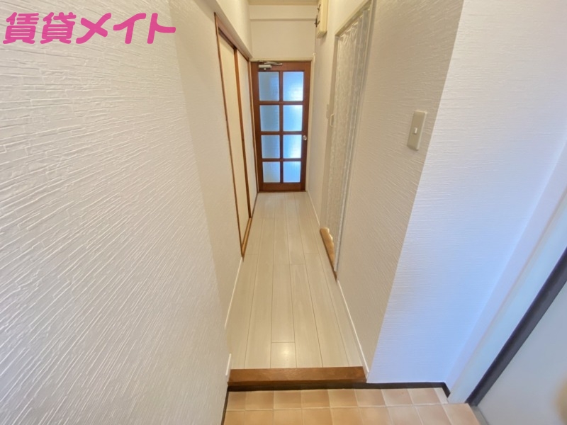 玄関　別部屋参考写真です。