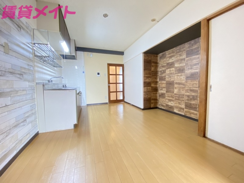 居室・リビング　別部屋参考写真です。