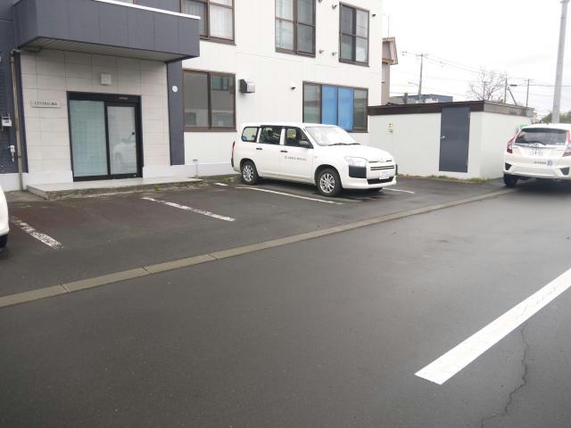 駐車場　駐車場