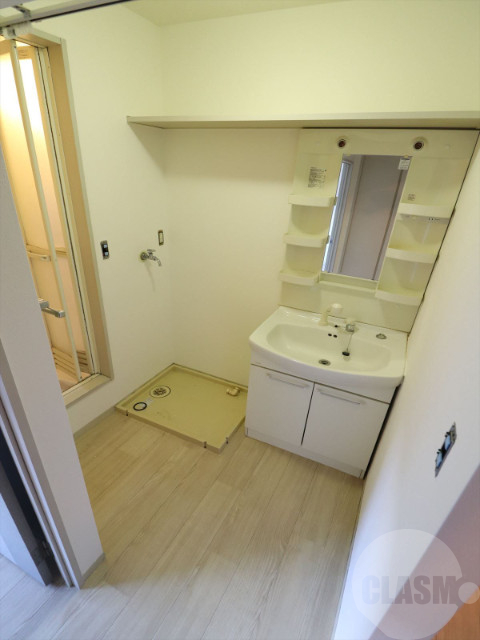 洗面設備　広々とした脱衣スペース