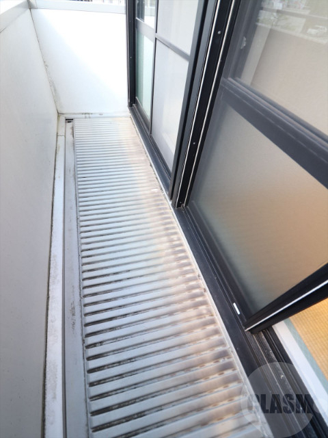 バルコニー　南西向きの明るいバルコニー