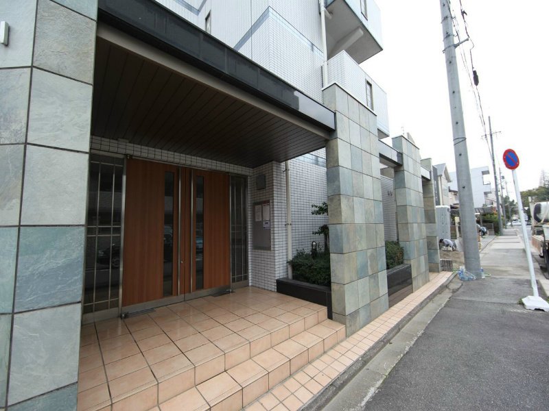 エントランス　エントランス　オートロック付