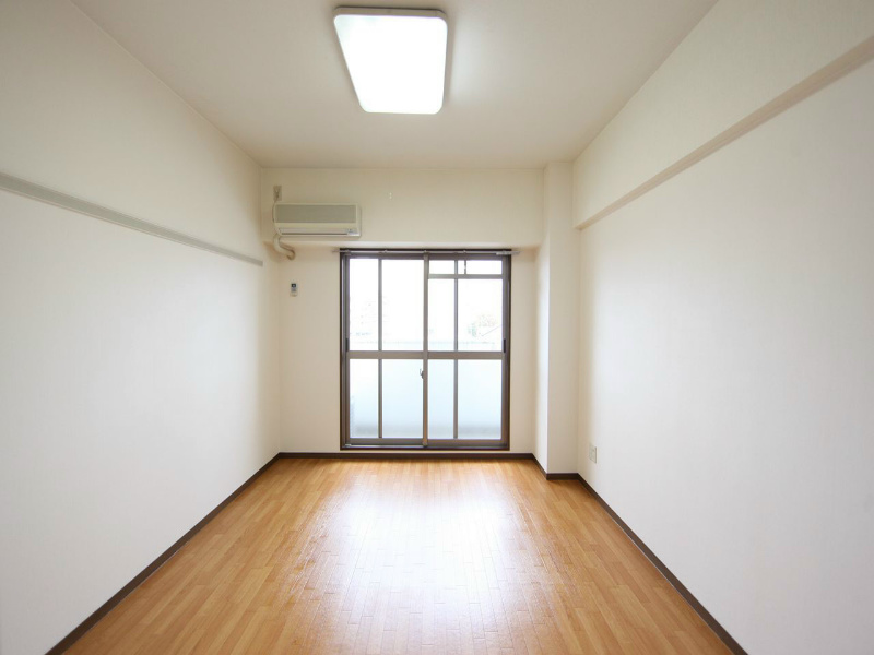 バルコニー　洋室7.2帖　バルコニー　エアコン完備