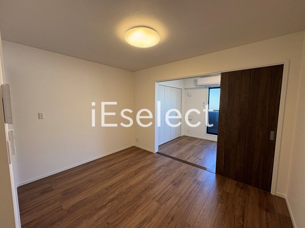 居室・リビング　広々開放的なリビングです♪