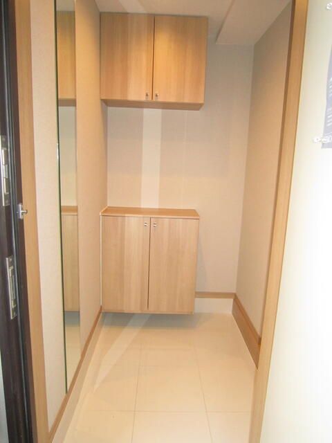 玄関　収納もある玄関です