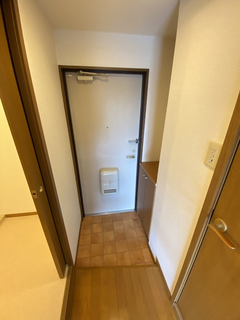 大阪モノレール本線 南摂津駅 徒歩5分 6階建 築25年の玄関写真
