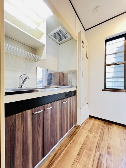 キッチン　火を使わず安心でお掃除も簡単なＩＨコンロ１口付です♪